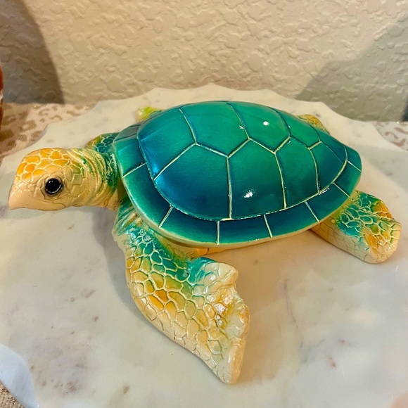 Turtle Resin Decor - Picture 1 of 11
